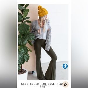 CHER SOLID RAW EDGE FLARE PANT